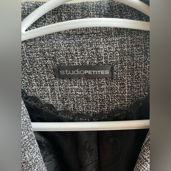 Beautifully tailored grey blazer - Picture 3 of 5